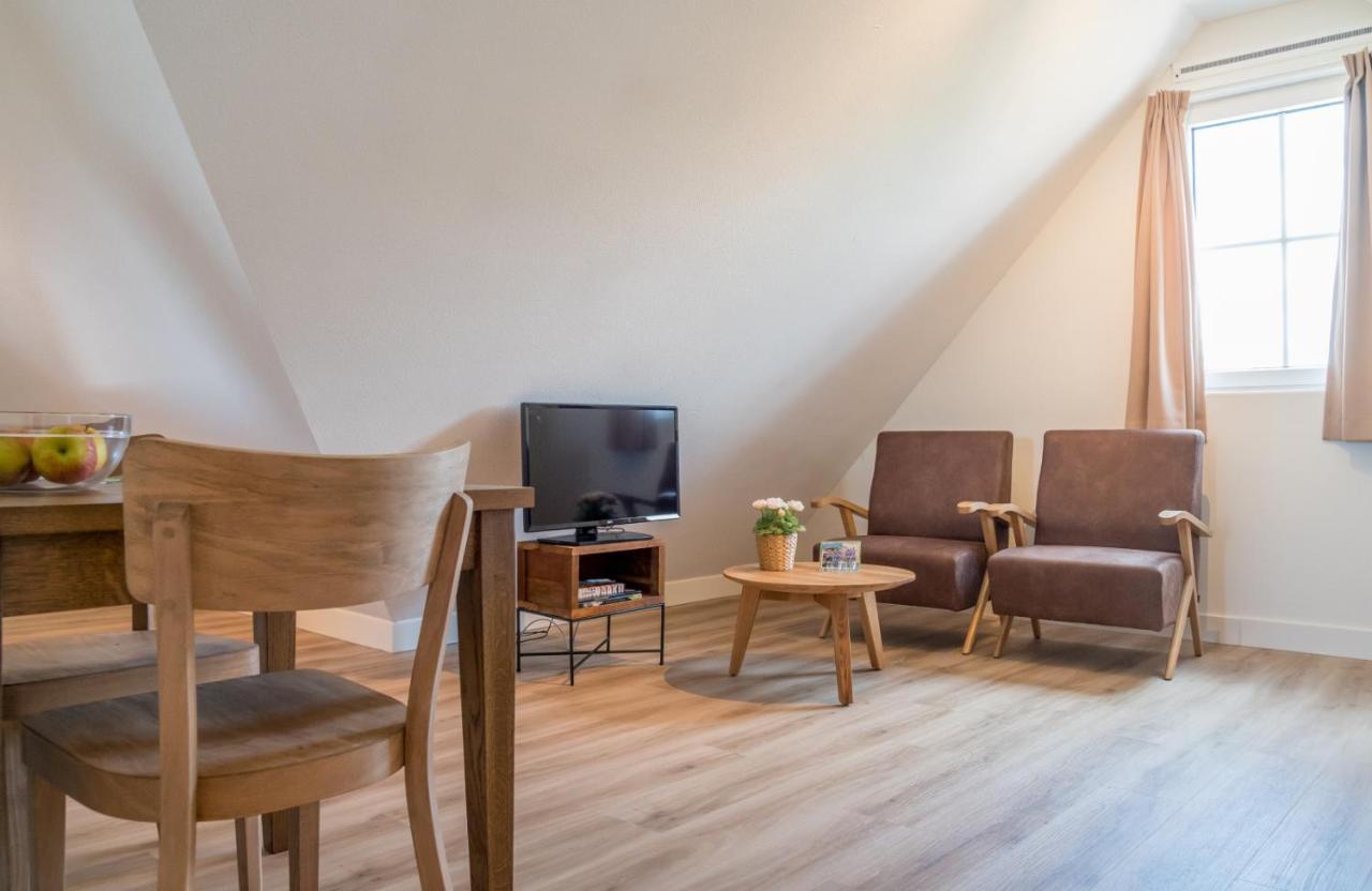 Vakantiepark Molenwaard Ottoland Bagian luar foto