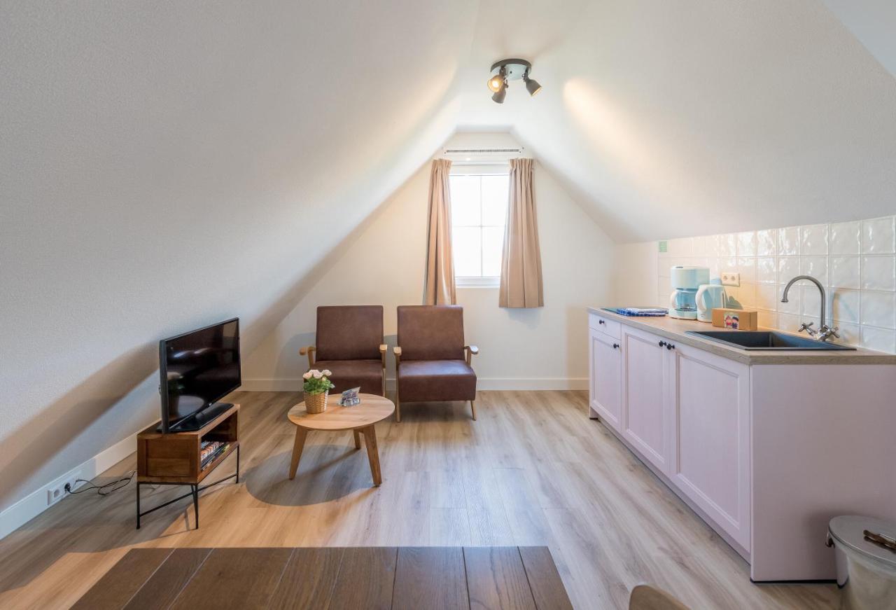 Vakantiepark Molenwaard Ottoland Bagian luar foto